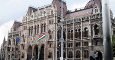 Stire din Actual : Împrumutul de la FMI nu va depăși  20 miliarde de euro în cazul Ungariei