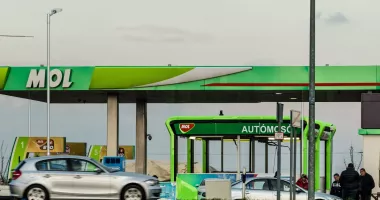 Stire din Actualitate : Ungaria va scoate noi cantități de carburanți din rezerva strategică