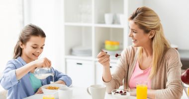 Stire din Sănătate : O dietă sănătoasă vă face şi unghiile puternice