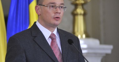 Stire din Politică-Administrație : Ungureanu cere prelungirea termenului de dezbatere publică a legii privind proprietățile confiscate
