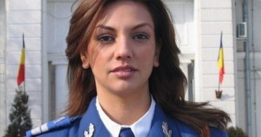 Stire din Eveniment : Galerie FOTO. Cele mai sexy femei în uniformă. ROMÂNIA, LOCUL 1