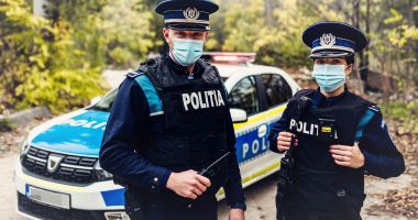 Stire din Eveniment : Pandemia de Covid 19, "vinovată" pentru întârzierea noilor uniforme ale polițiștilor