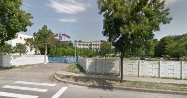 Stire din Eveniment : Percheziții într-o unitate militară. Mai mulți angajați ar fi furat combustibil și ar fi falsificat acte