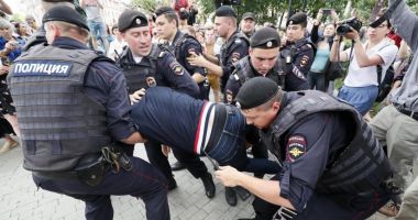 Stire din Actualitate : Uniunea Europeană critică Rusia pentru arestările operate sâmbătă