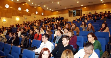 Liceenii și studenții, interesați de capcanele interviurilor de angajare - 2
