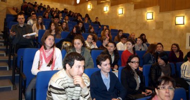 Stire din Cultură-Educație : Liceenii și studenții, interesați de capcanele interviurilor de angajare
