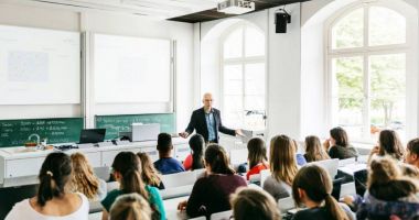 Stire din Cultură-Educație : Noi specializări de studii universitare, aprobate. Printre acestea, Securitate cibernetică și Inteligență Artificială. LISTA