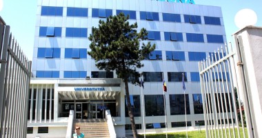 Stire din Cultură-Educație : Universitatea "Andrei Șaguna" se implică în formarea a 224 de șomeri