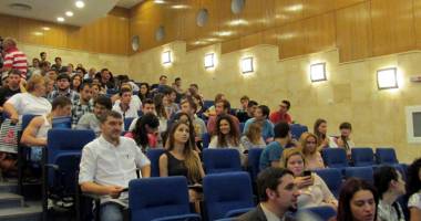 Stire din Cultură-Educație : Universitatea "Ovidius" răsplătește performanța