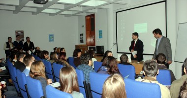 Stire din Cultură-Educație : "Zilele Carierei" au ajuns până în  Emiratele Arabe Unite