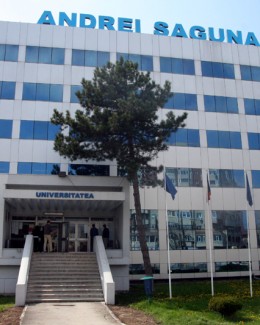 Stire din Eveniment : Incendiu la Universitatea "Andrei Șaguna"