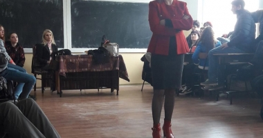 Stire din Cultură-Educație : Un loc de muncă este greu de găsit dacă ești slab pregătit