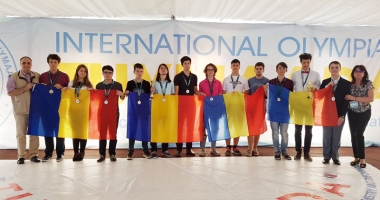 Stire din Cultură-Educație : Un mircist și un elev de la Liceul de Informatică, medaliați la Olimpiada Tuymaada
