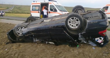 FOTO. Accident rutier între Constanța și Tulcea. O mașină cu demnitari de la Consiliul Europei s-a răsturnat - 4