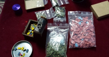 Stire din Eveniment : Peste 300 de pastile de ecstasy și alte droguri, descoperite de jandarmii constănțeni
