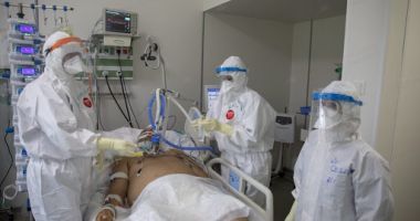 Stire din Social : Un bărbat este în stare gravă, după ce a luat timp de un an medicamente pentru a nu se îmbolnăvi de Covid