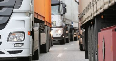 Stire din Eveniment : Proteste transportatori/ Infotrafic: Șoferi, atenție! Circulaţie îngreunată pe DN2