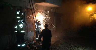 GALERIE FOTO / INCENDIU PUTERNIC într-un bloc din Constanța - 11