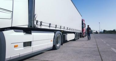Stire din Eveniment : Un nou TIR plin cu gunoaie din Austria, întors din drum de Poliția de Frontieră din România