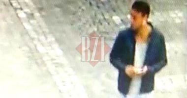 Stire din Actualitate : PEDOFIL care a violat o fetiță de opt ani, filmat pe străzi. Polițiștii cer ajutorul pentru identificarea lui