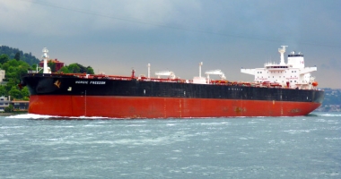 Stire din Economie : Un petrolier suezmax, atacat de pirații nigerieni
