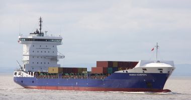 Un portcontainer a lovit digul, la Anvers