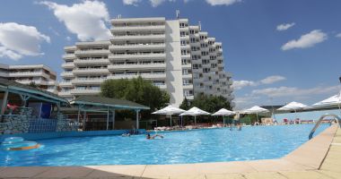 Stire din Economie : Un sfert din capacitatea de cazare turistică a țării se află în județul Constanța