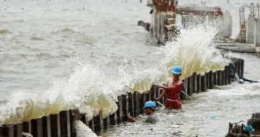 Stire din Actual : Un puternic taifun s-a abătut asupra arhipelagului nipon Okinawa