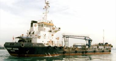 Stire din Economie : Un tanc petrolier a fost jefuit de pirați, iar echipajul a fost bătut