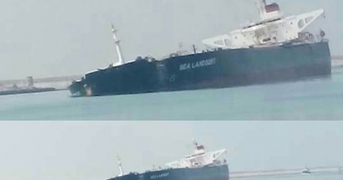 Un tanc petrolier a eșuat pe Canalul Suez
