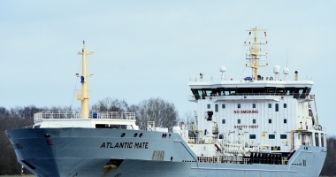 Stire din Economie : Un tanc petrolier a distrus o poartă de ecluză pe Canalul Kiel