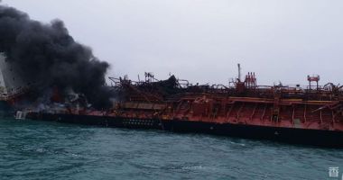 Un tanc petrolier a explodat; un marinar a murit, iar trei au dispărut