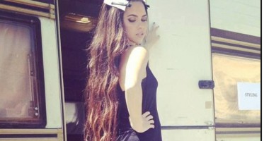 Stire din Monden : Inna și-a surprins fanii. O copiază pe Rihanna?