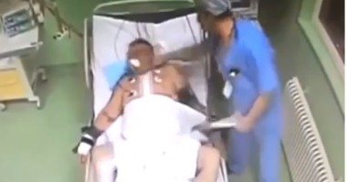 Stire din Diverse : VIDEO / Un medic și-a bătut pacientul imediat după ce a fost operat la inimă. Acesta a murit