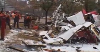 Stire din Actualitate : VIDEO. Tragedie într-un complex de apartamente, după ce un ELICOPTER A LOVIT UN BLOC