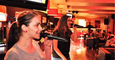 Stire din Cultură-Educație : Deseară, ești vedetă karaoke, la Inside Bowling Center