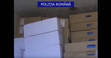 Video. Zeci de tone de carne expirată, confiscate de polițiști