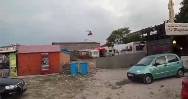 Stire din Eveniment : VIDEO. TRAGEDIE! UN TÂNĂR DE 20 DE ANI ȘI-A GĂSIT SFÂRȘITUL, ÎN VAMA VECHE. A INTERVENIT ELICOPTERUL SMURD