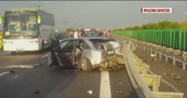 Stire din Eveniment : VIDEO. TRAGEDIE RUTIERĂ PE AUTOSTRADA BUCUREȘTI-CONSTANȚA. O PERSOANĂ A MURIT, ALTELE SUNT GRAV RĂNITE