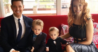 Stire din Monden : VESTE GROAZNICĂ. Fiul lui Michael Buble, în vârstă de 3 ani, diagnosticat cu cancer