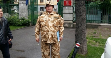 Stire din Eveniment : Protest al militarilor, în fața sediului PSD! "Opriți politica de umilire și discriminarea militarilor români"