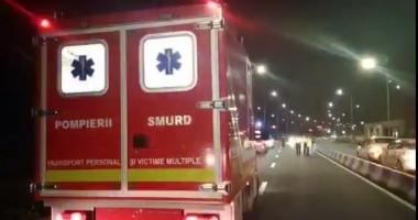 GRAV ACCIDENT RUTIER ÎN MAMAIA. UN ȘOFER S-A IZBIT CU MAȘINA ÎNTR-UN STÂLP, PE CARE L-A ȘI DĂRÂMAT