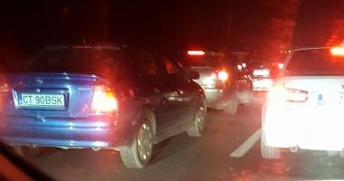 GALERIE FOTO / ACCIDENT RUTIER ÎN LAZU! TRAFIC BLOCAT DE MINUTE BUNE - 3