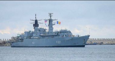 Stire din Eveniment : "«Regele» și «Regina», nave de cheltuit banii și pentru salve de tun la Ziua Marinei. În caz de război, nici măcar nu vor fi atacate de cineva: sunt inofensive!"