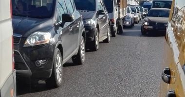 Stire din Eveniment : ȘOFERI, ATENȚIE! TRAFIC INFERNAL PE UN BULEVARD FOARTE CIRCULAT, DIN CONSTANȚA