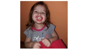 Stire din Eveniment : FETIȚA UNUI POMPIER ARE NEVOIE DE AJUTOR! La numai 3 ani, Hanna se luptă cu o boală nemiloasă