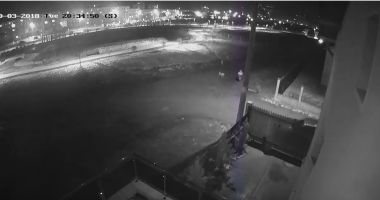 Stire din Eveniment : VIDEO. Băiat de 10 ani, atacat de o haită de câini, la Mangalia! "Câinii sunt tot timpul în parc!"