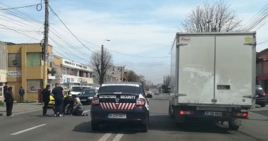 Galerie foto. ACCIDENT RUTIER LA CONSTANȚA. Pieton lovit de o mașină, pe bulevardul Brătianu