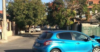 Galerie foto. ACCIDENT RUTIER LA CONSTANȚA! Un autoturism s-a răsturnat! - 2