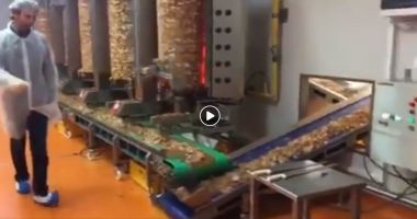 Stire din Actualitate : VIDEO. Rămâi cu gura căscată! Cum se prepară shaorma în alte colțuri ale lumii